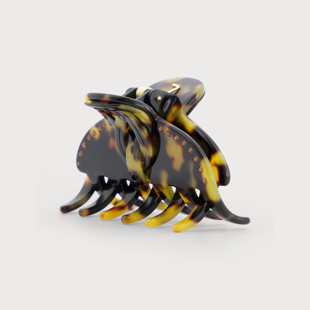 Pince S accessoire de cheveux confectionnée en France auprès d'artisans luxe finitions Knot vue de profil couleur Ecaille de tortue