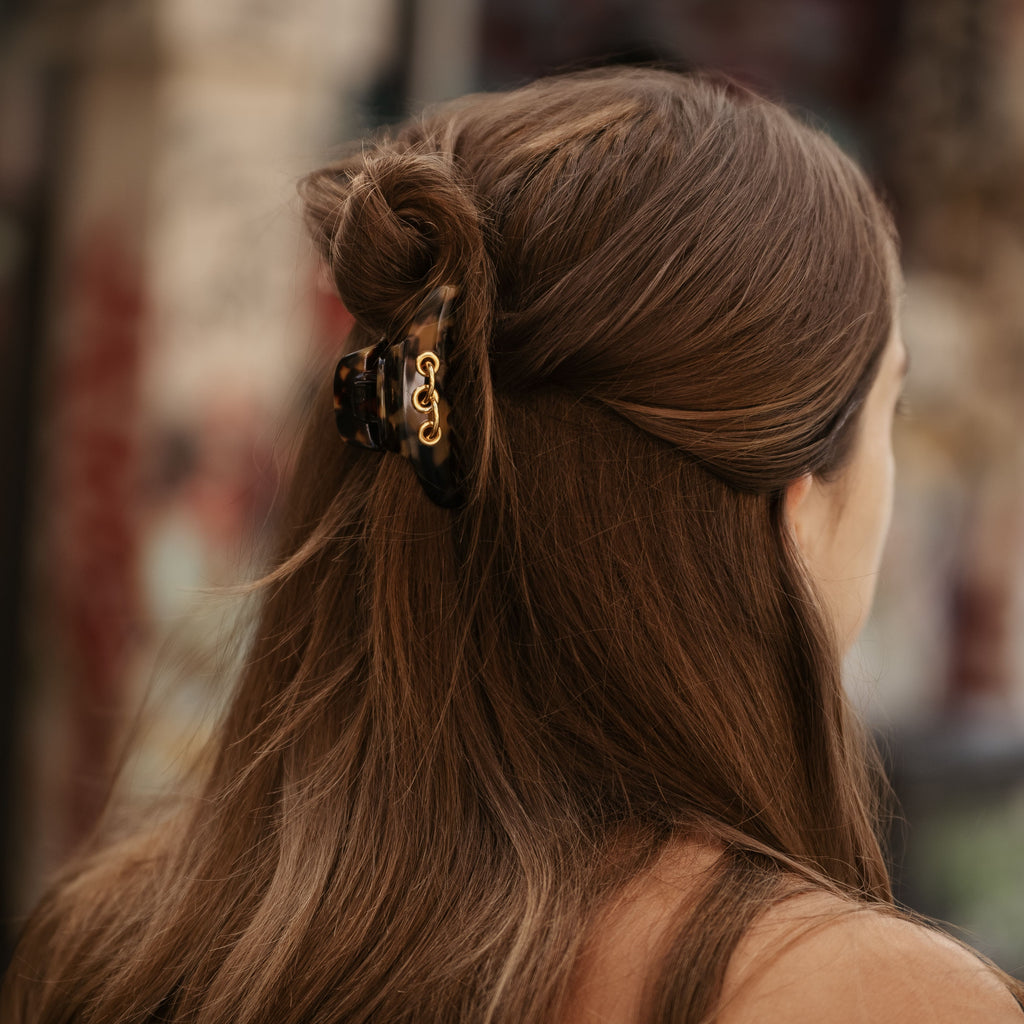 Pince S à cheveux confectionnée en France auprès d'artisans luxe couleur Ecaille de tortue finitions Eyelets