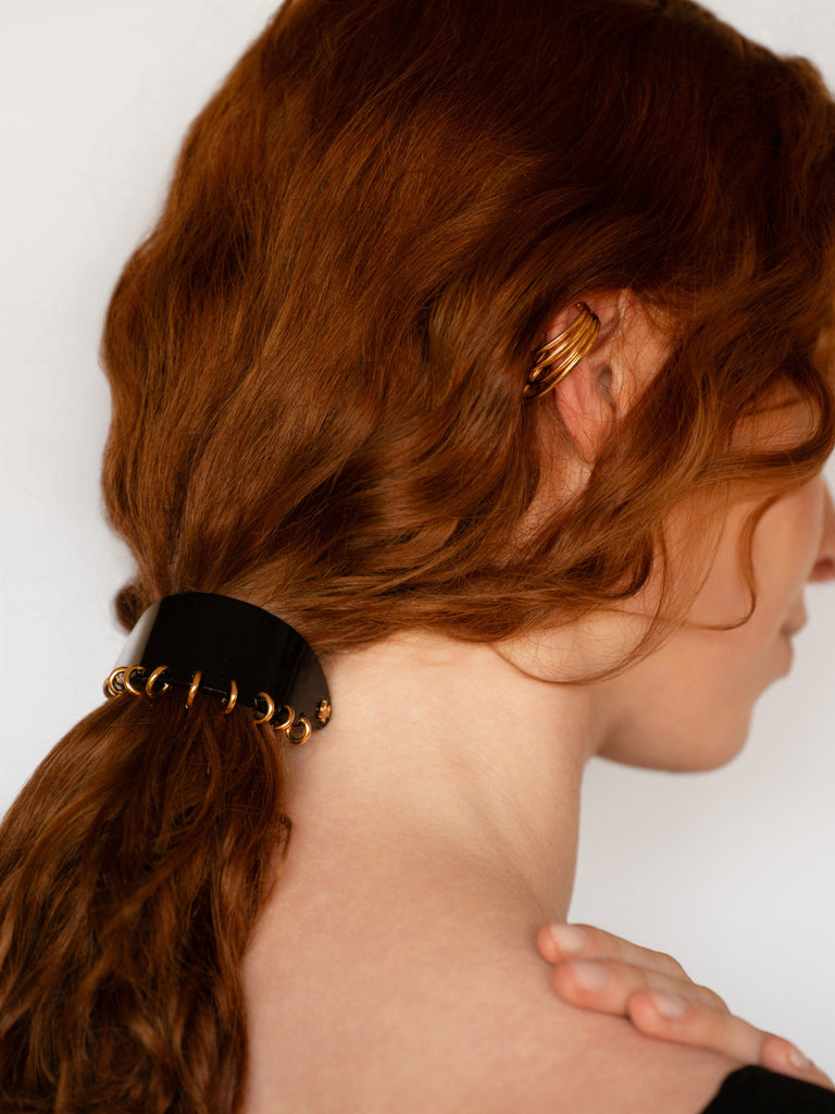 Coiffure chic avec queue de cheval et barrette à cheveux Mauliébris Paris