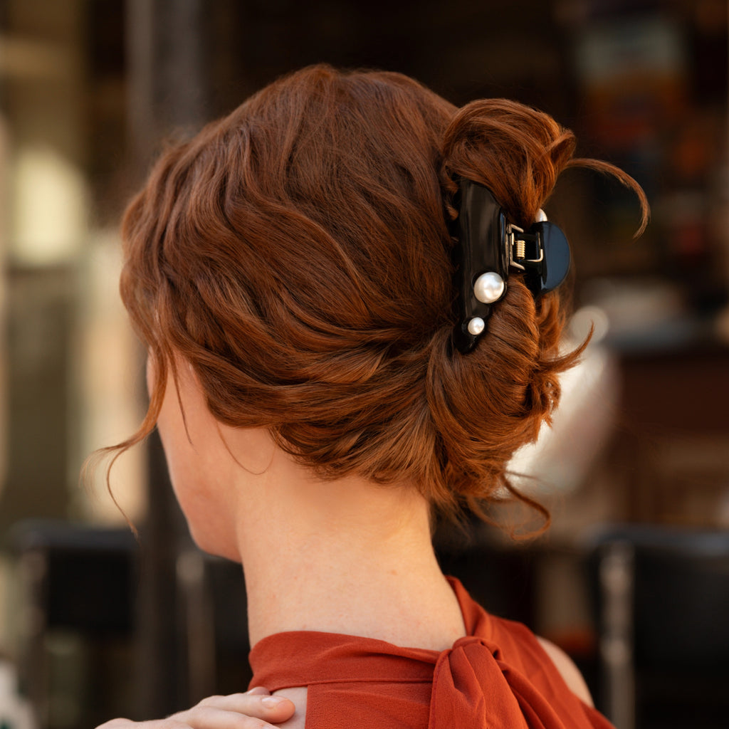 Pearl-pince-cheveux-accessoire-luxe-noir-mannequin