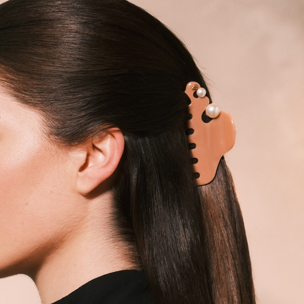 Pearl-pince-cheveux-accessoire-luxe-terraccota-mannequin