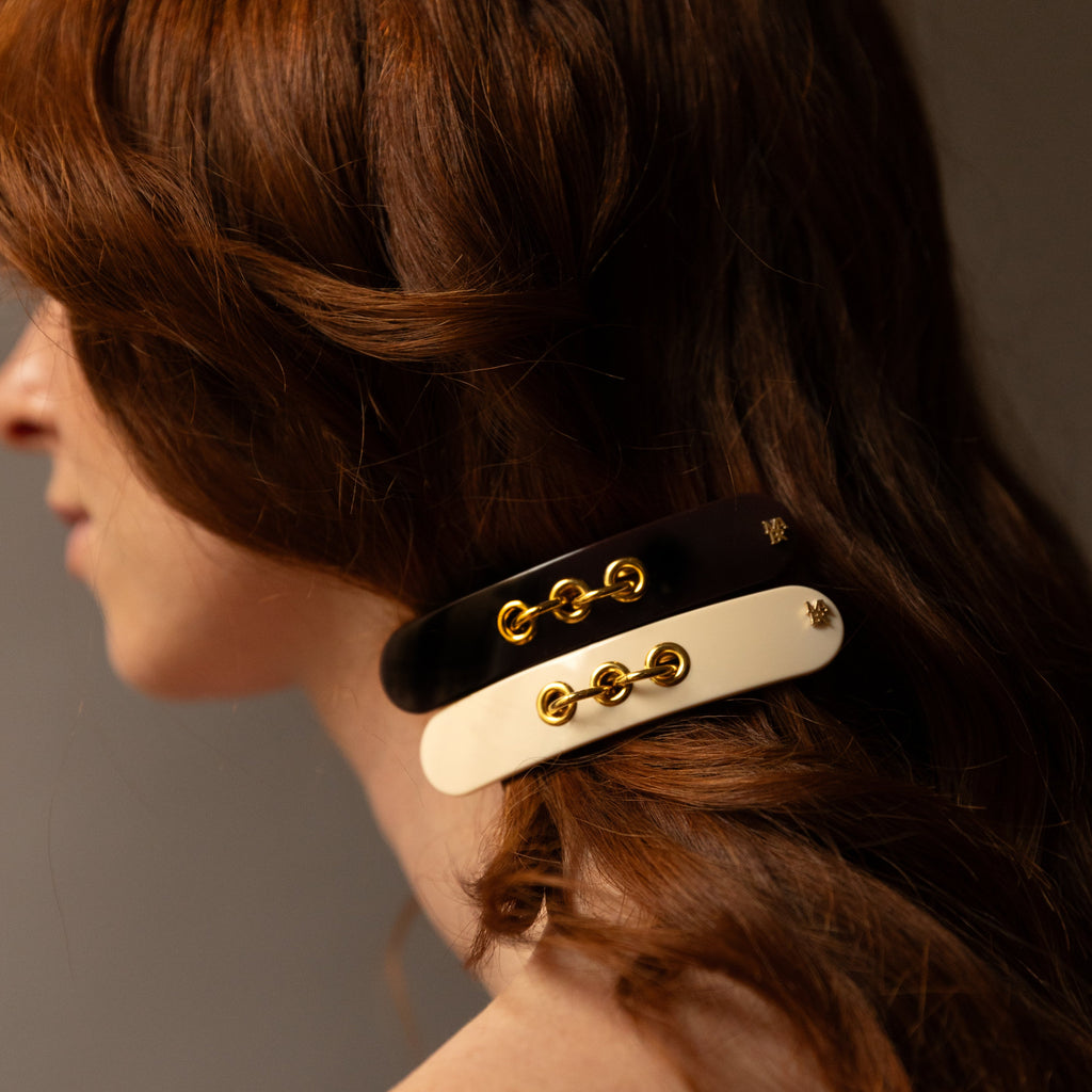 coiffure chic avec barrette cheveux luxe eyelets mauliébris paris