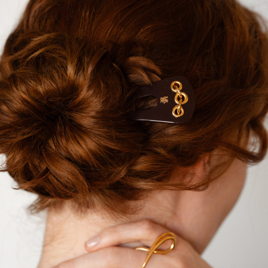 pic à chignon accessoire cheveux luxe bordeaux mannequin