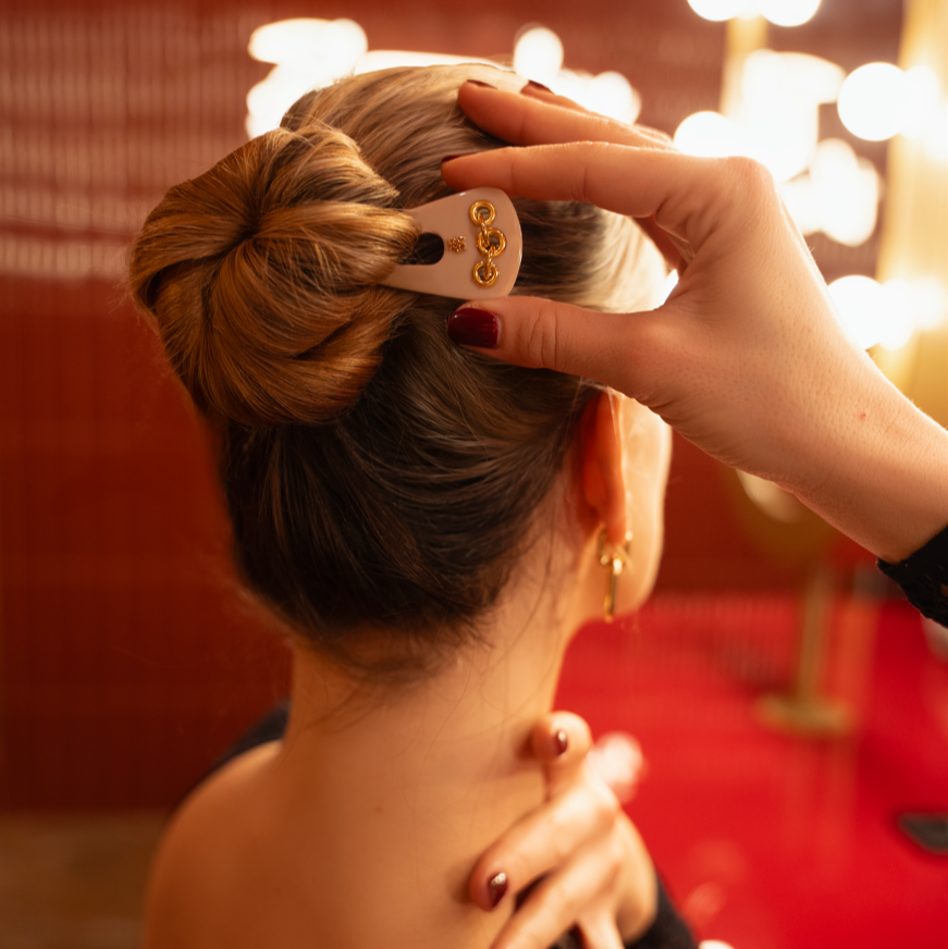 pic_chignon_accessoire_cheveux_luxe_rose-mannequin