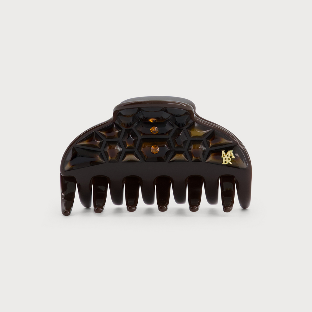 Pince à cheveux effet carapace confectionnée par des artisans luxe français couleur marron et strass