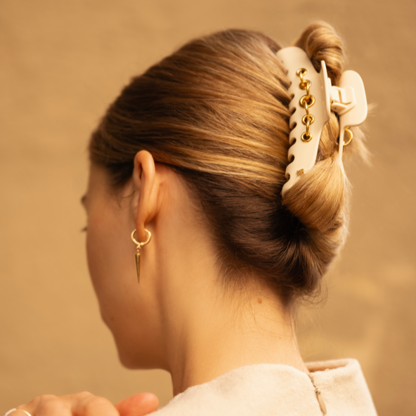 pince_eyelets_accessoire_cheveux_luxe_L_ivoire mannequin